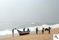 1126930_fisher_man_at_marina_beach_chennai